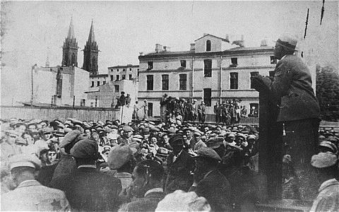 Rumkowski assembled the Jews in the Lodz ghetto